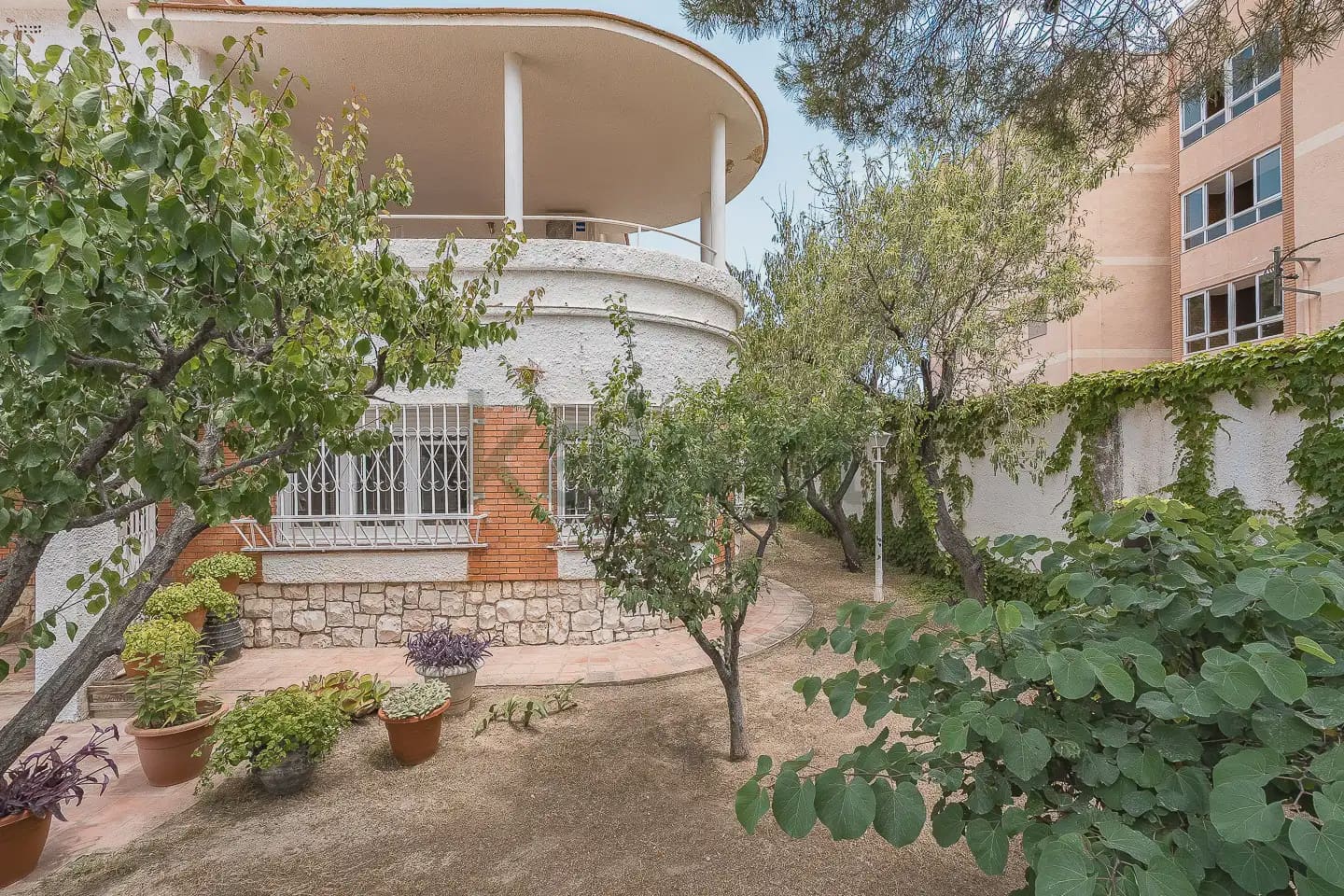 4 bedroom Villa for sale in Mont-roig del Camp with garage - € 250,421 (Ref: 9981208)