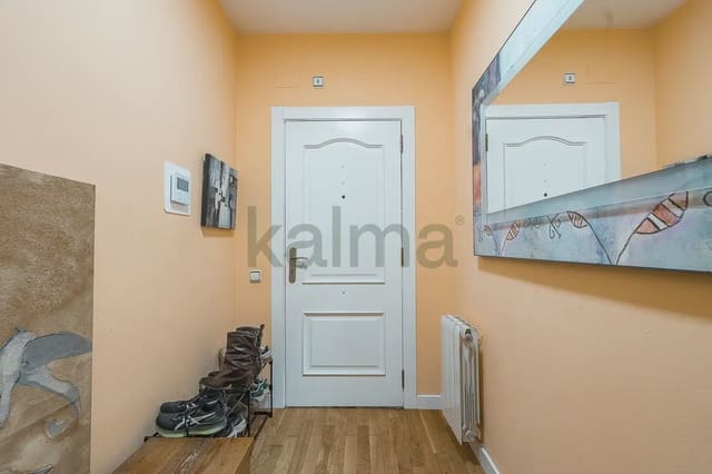 4 slaapkamer Flat te koop in El Poblenou, Barcelona stad - € 406.074 (Ref: 9981209)