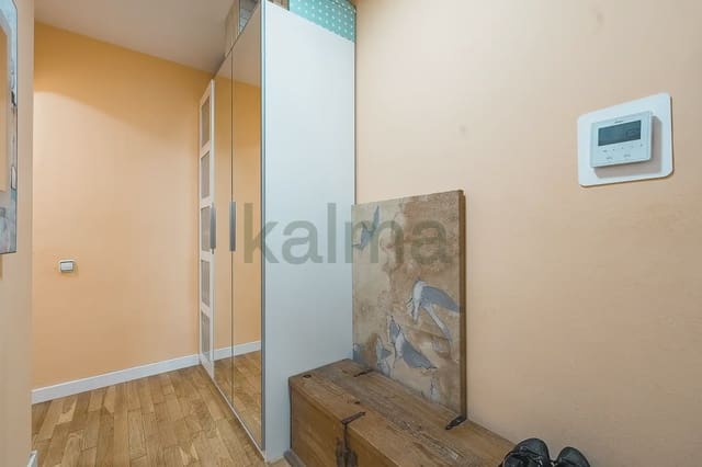 4 slaapkamer Flat te koop in El Poblenou, Barcelona stad - € 406.074 (Ref: 9981209)