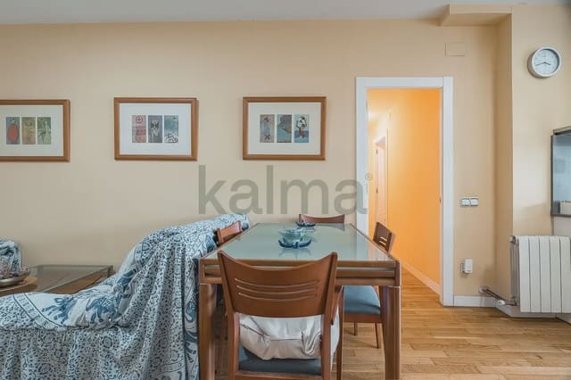 4 slaapkamer Flat te koop in El Poblenou, Barcelona stad - € 406.074 (Ref: 9981209)