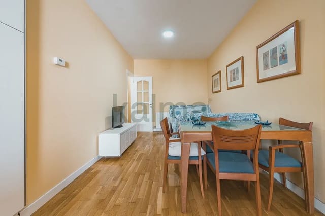 4 slaapkamer Flat te koop in El Poblenou, Barcelona stad - € 406.074 (Ref: 9981209)