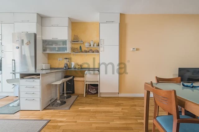 4 slaapkamer Flat te koop in El Poblenou, Barcelona stad - € 406.074 (Ref: 9981209)