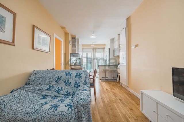 4 slaapkamer Flat te koop in El Poblenou, Barcelona stad - € 406.074 (Ref: 9981209)
