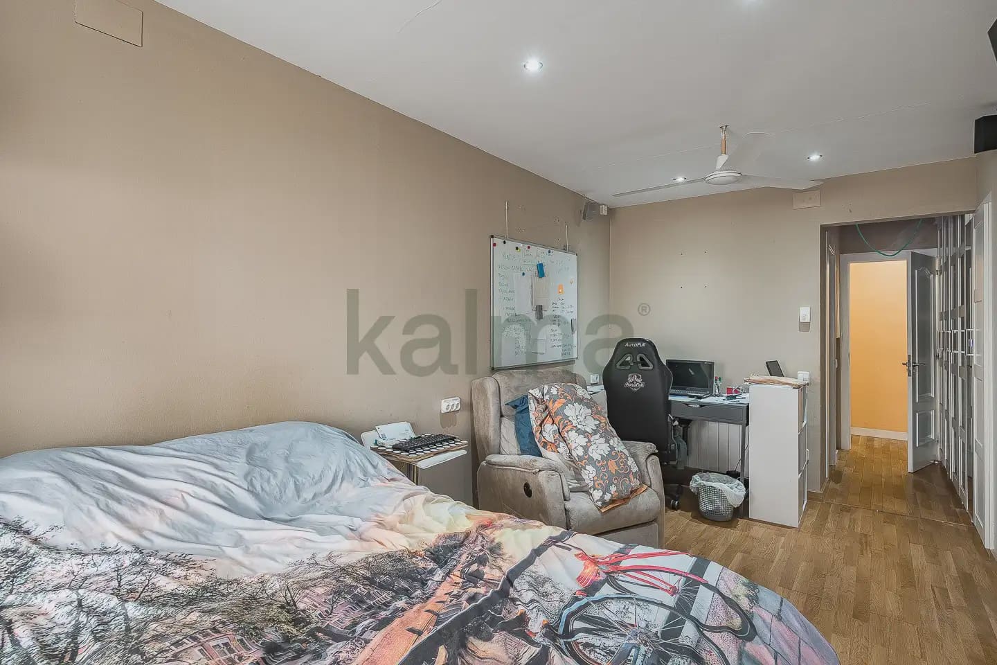 4 slaapkamer Flat te koop in Barcelona stad - € 406.074 (Ref: 9981209)