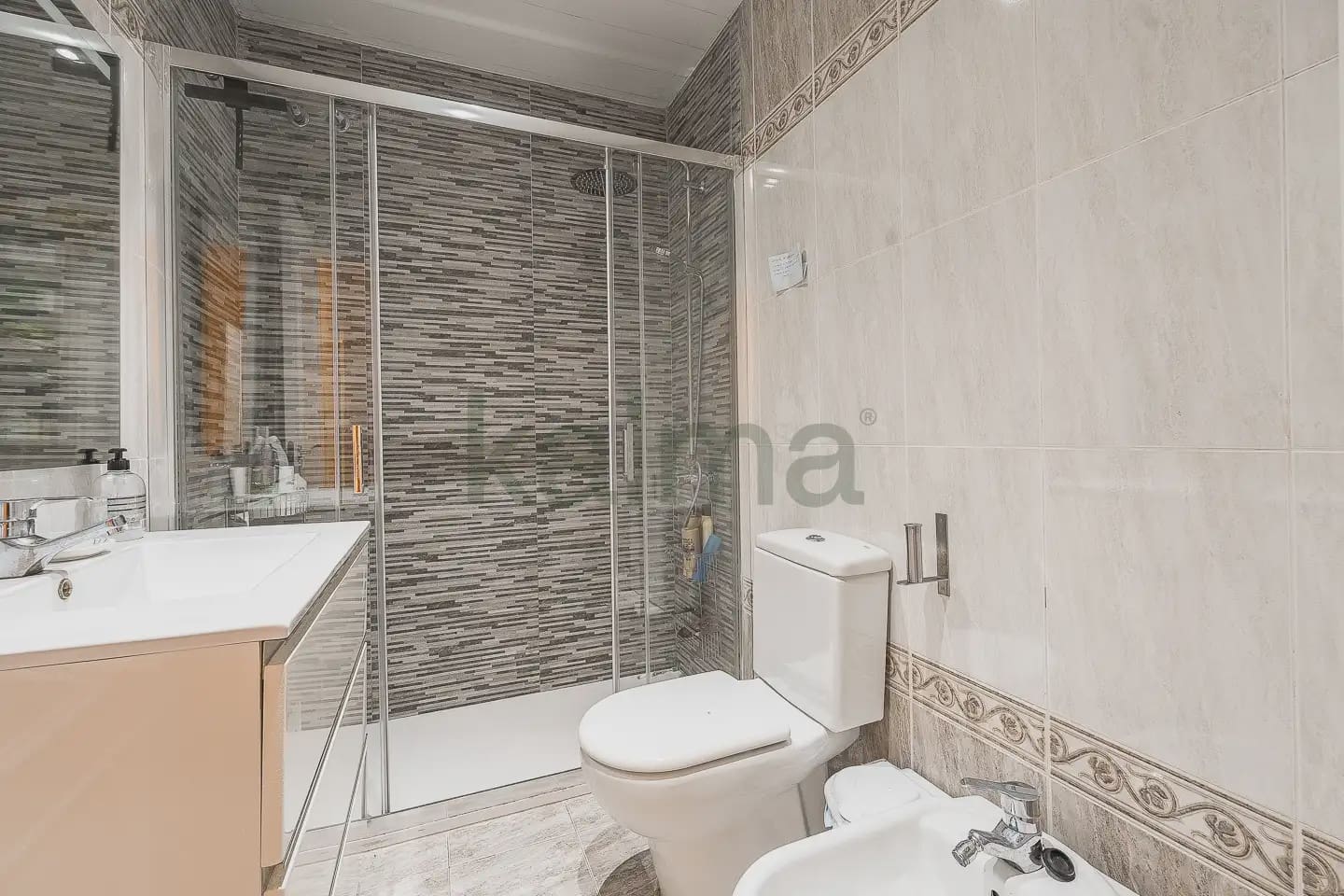 4 slaapkamer Flat te koop in Barcelona stad - € 406.074 (Ref: 9981209)