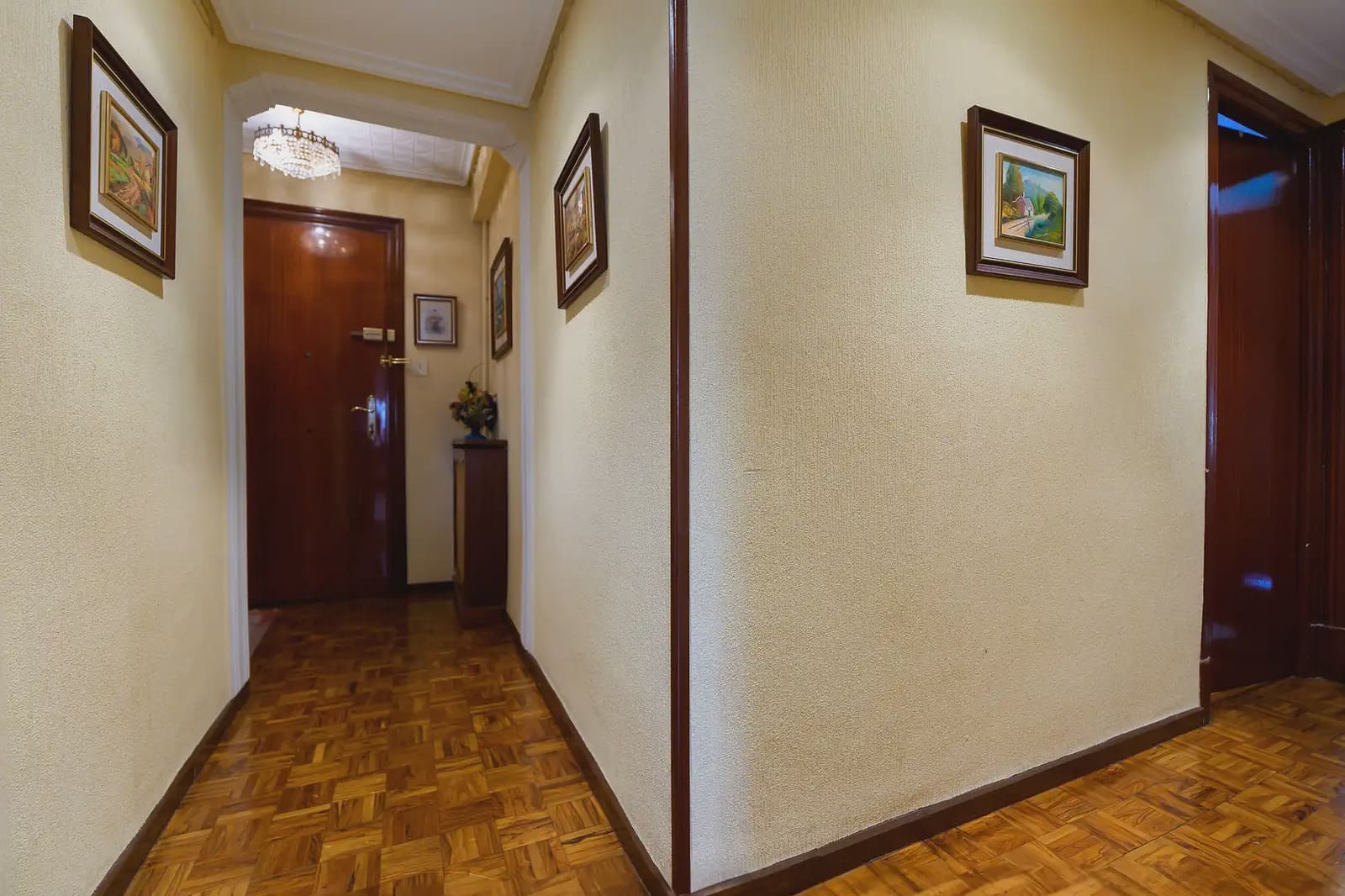 Piso de 2 habitaciones en Vitoria-Gasteiz en venta - 100.087 € (Ref: 9981211)