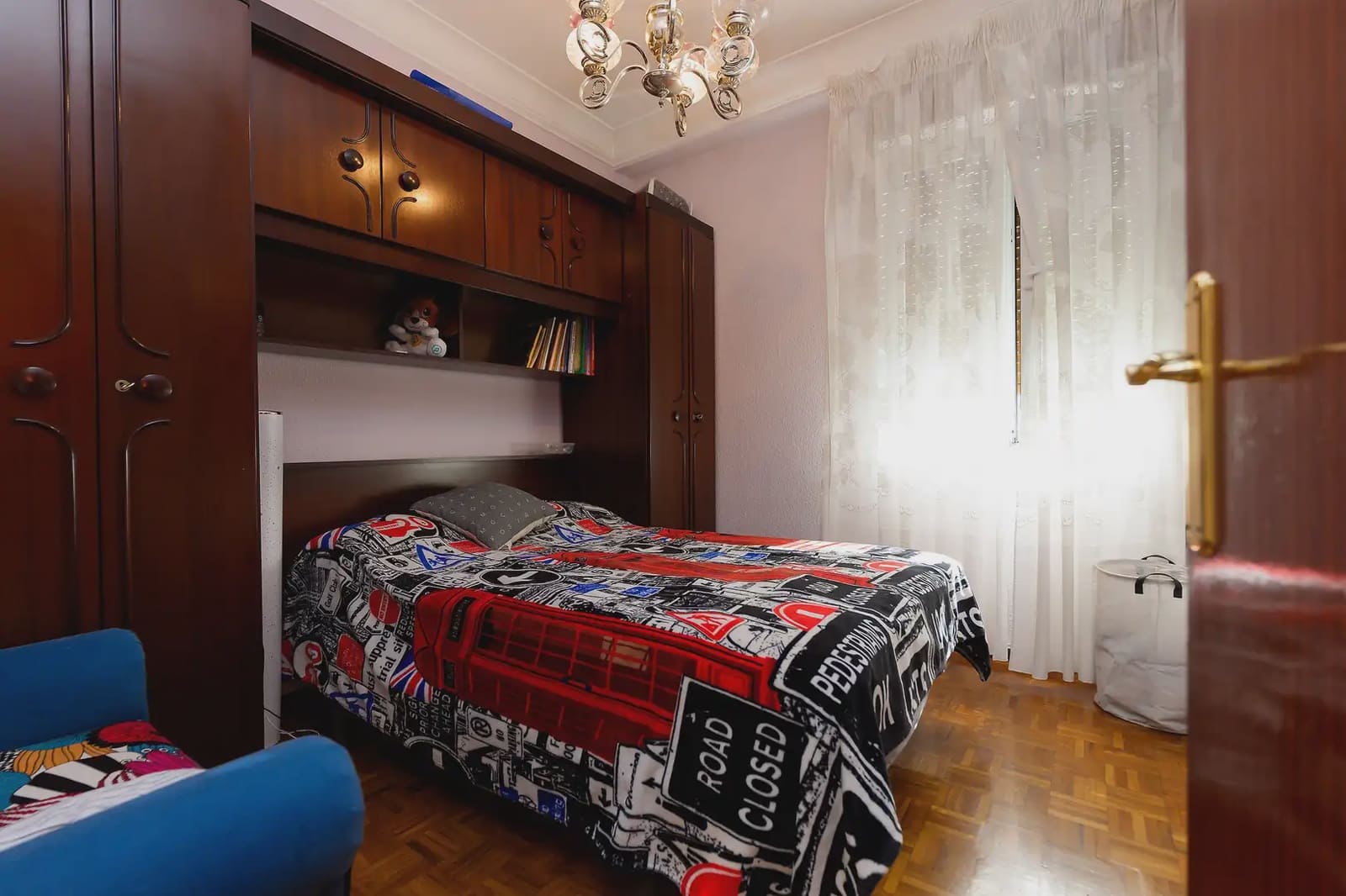 Piso de 2 habitaciones en Vitoria-Gasteiz en venta - 100.087 € (Ref: 9981211)