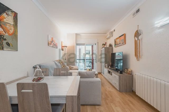 3 soveværelse Lejlighed til salg i Navas, Barcelona by - € 228.071 (Ref: 9981218)