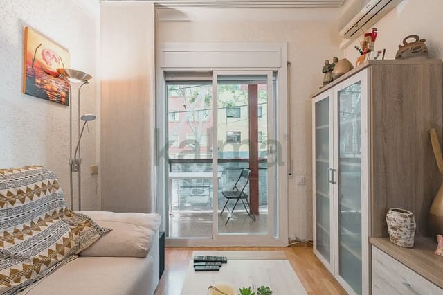 3 soveværelse Lejlighed til salg i Navas, Barcelona by - € 228.071 (Ref: 9981218)
