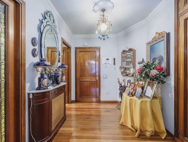 5 soverom Leilighet til salgs i Santiago de Compostela med garasje - € 640 000 (Ref: 9981222)