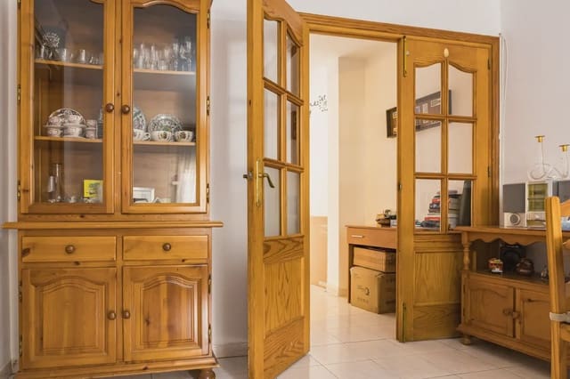 Piso de 3 habitaciones en Antequera en venta - 140.000 € (Ref: 9981422)