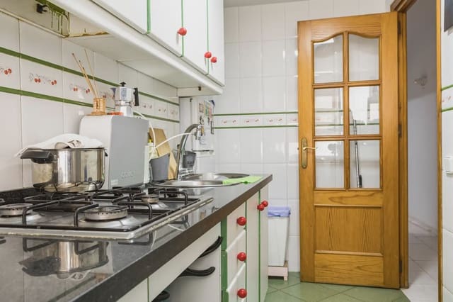 Piso de 3 habitaciones en Antequera en venta - 140.000 € (Ref: 9981422)