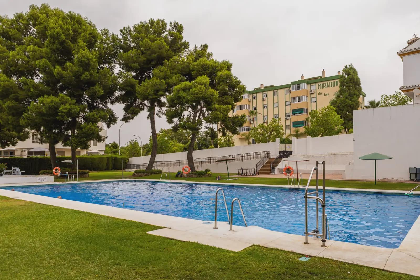 3 soveværelse Lejlighed til salg i Torremolinos med swimmingpool - € 189.359 (Ref: 9983812)