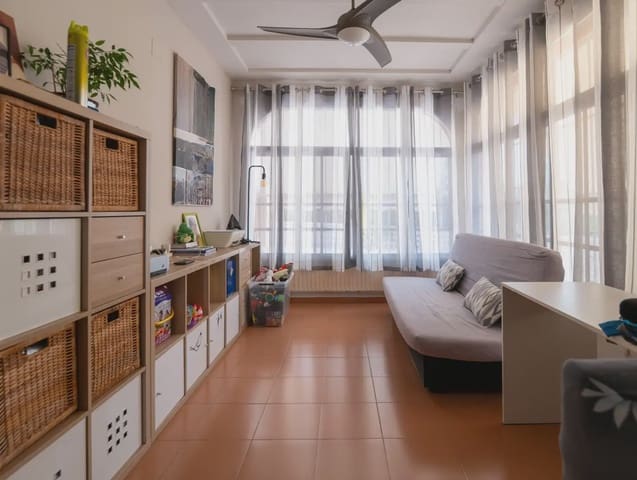 4 Zimmer Villa zu verkaufen in San Antonio de Benagéber mit Pool Garage - 249.342 € (Ref: 9984158)