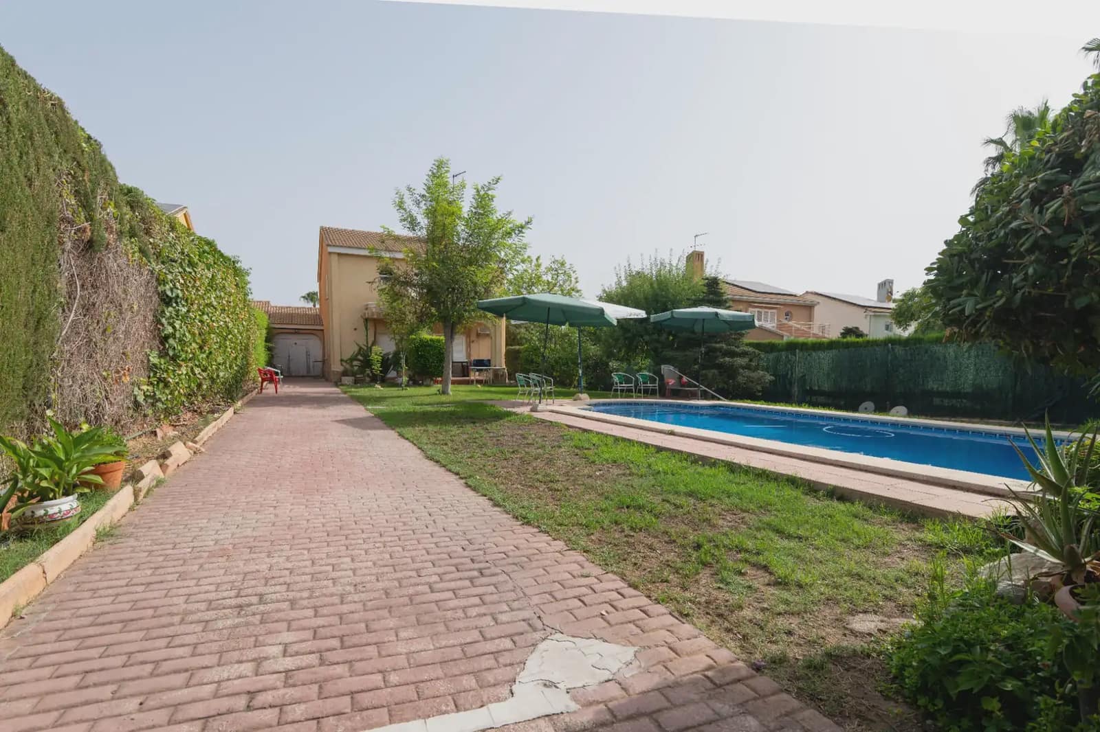 4 Zimmer Villa zu verkaufen in San Antonio de Benageber mit Pool Garage - 249.342 € (Ref: 9984158)