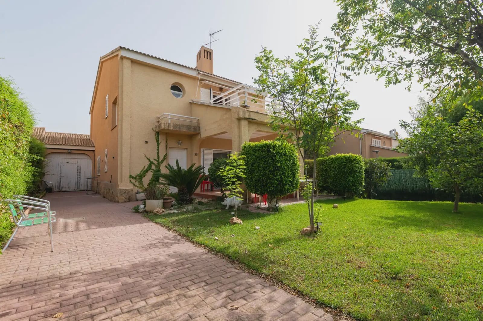 4 Zimmer Villa zu verkaufen in San Antonio de Benageber mit Pool Garage - 249.342 € (Ref: 9984158)