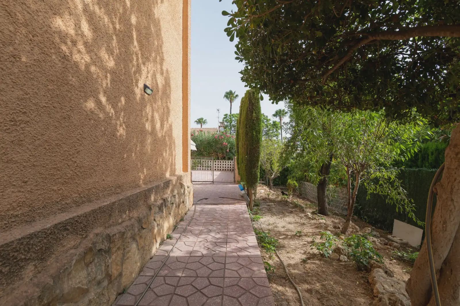 4 Zimmer Villa zu verkaufen in San Antonio de Benageber mit Pool Garage - 249.342 € (Ref: 9984158)