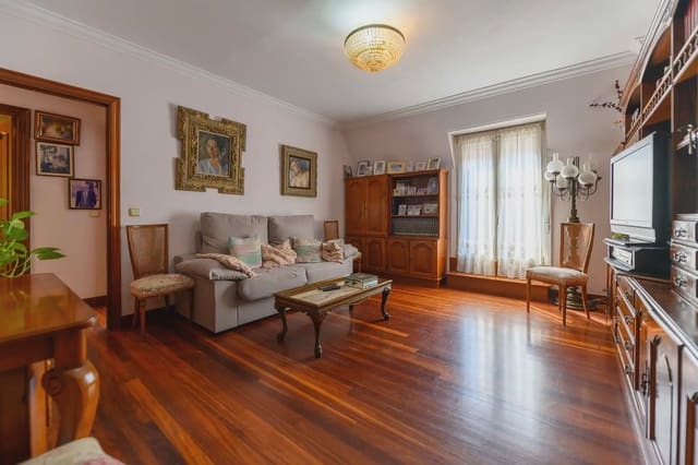 Piso de 2 habitaciones en Donostia-San Sebastián en venta - 512.002 € (Ref: 9989757)