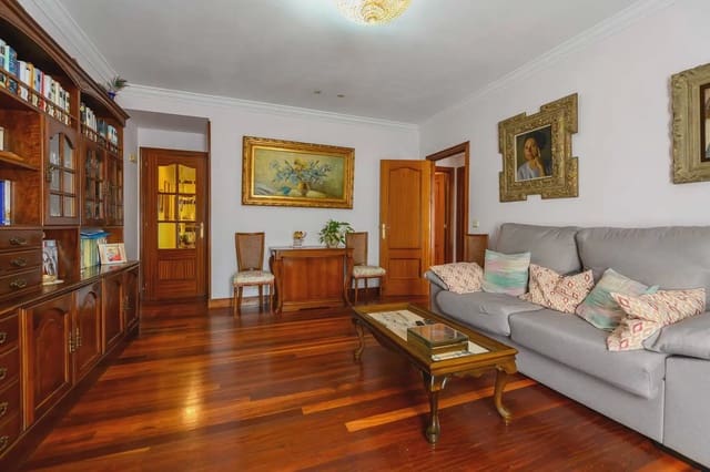 Piso de 2 habitaciones en Donostia-San Sebastián en venta - 512.002 € (Ref: 9989757)