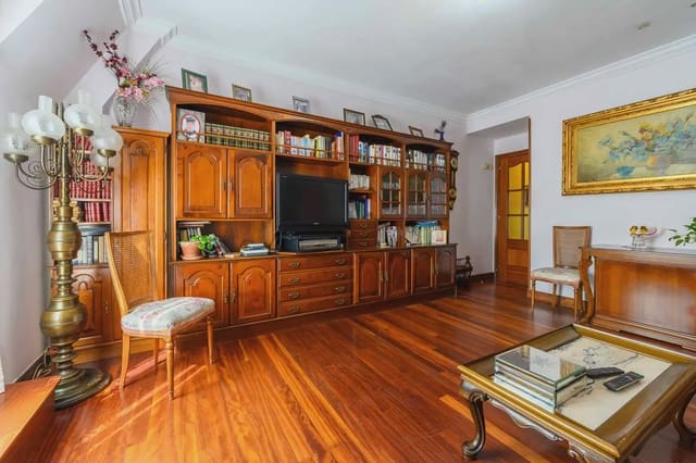 Piso de 2 habitaciones en Donostia-San Sebastián en venta - 512.002 € (Ref: 9989757)
