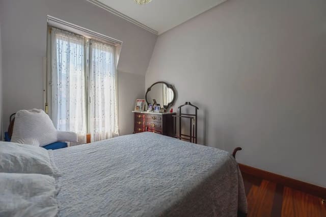 Piso de 2 habitaciones en Donostia-San Sebastián en venta - 512.002 € (Ref: 9989757)