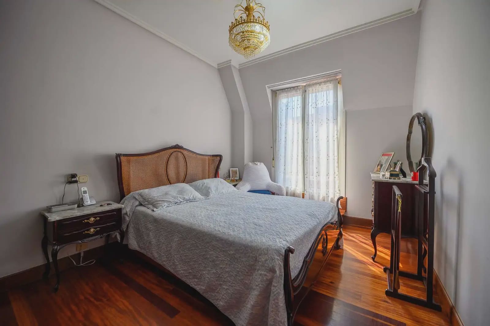 Piso de 2 habitaciones en Donostia-San Sebastián en venta - 512.002 € (Ref: 9989757)