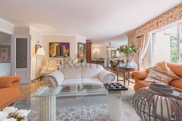 9 slaapkamer Huis te koop in Las Rozas de Madrid met zwembad garage - € 582.549 (Ref: 9991538)