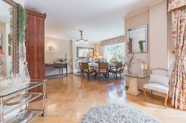 9 slaapkamer Huis te koop in Las Rozas de Madrid met zwembad garage - € 582.549 (Ref: 9991538)