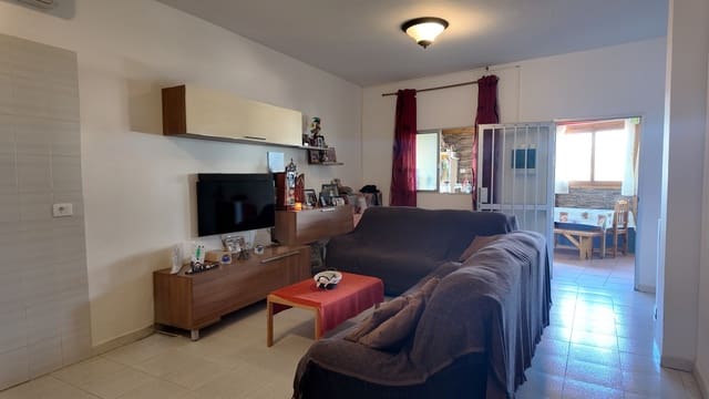 3 bedroom Townhouse for sale in Granadilla de Abona with garage - € 300,000 (Ref: 9882449)