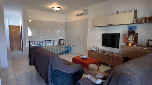 3 bedroom Townhouse for sale in Granadilla de Abona with garage - € 300,000 (Ref: 9882449)
