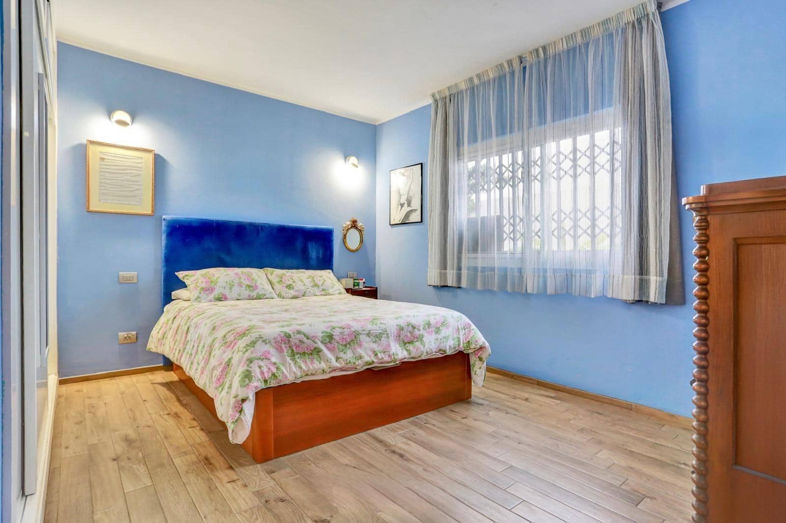 5 bedroom Villa for sale in Costa del Silencio with garage - € 530,000 (Ref: 9938803)