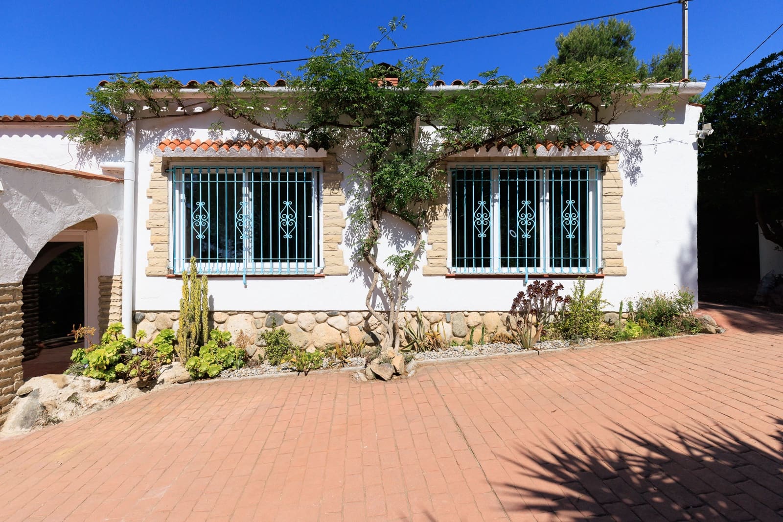 6 bedroom Finca/Country House for sale in L'Albiol with pool - € 819,000 (Ref: 9877536)