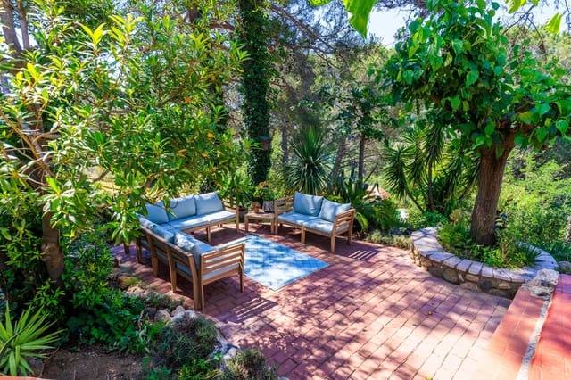 6 bedroom Finca/Country House for sale in L'Albiol with pool - € 819,000 (Ref: 9877536)