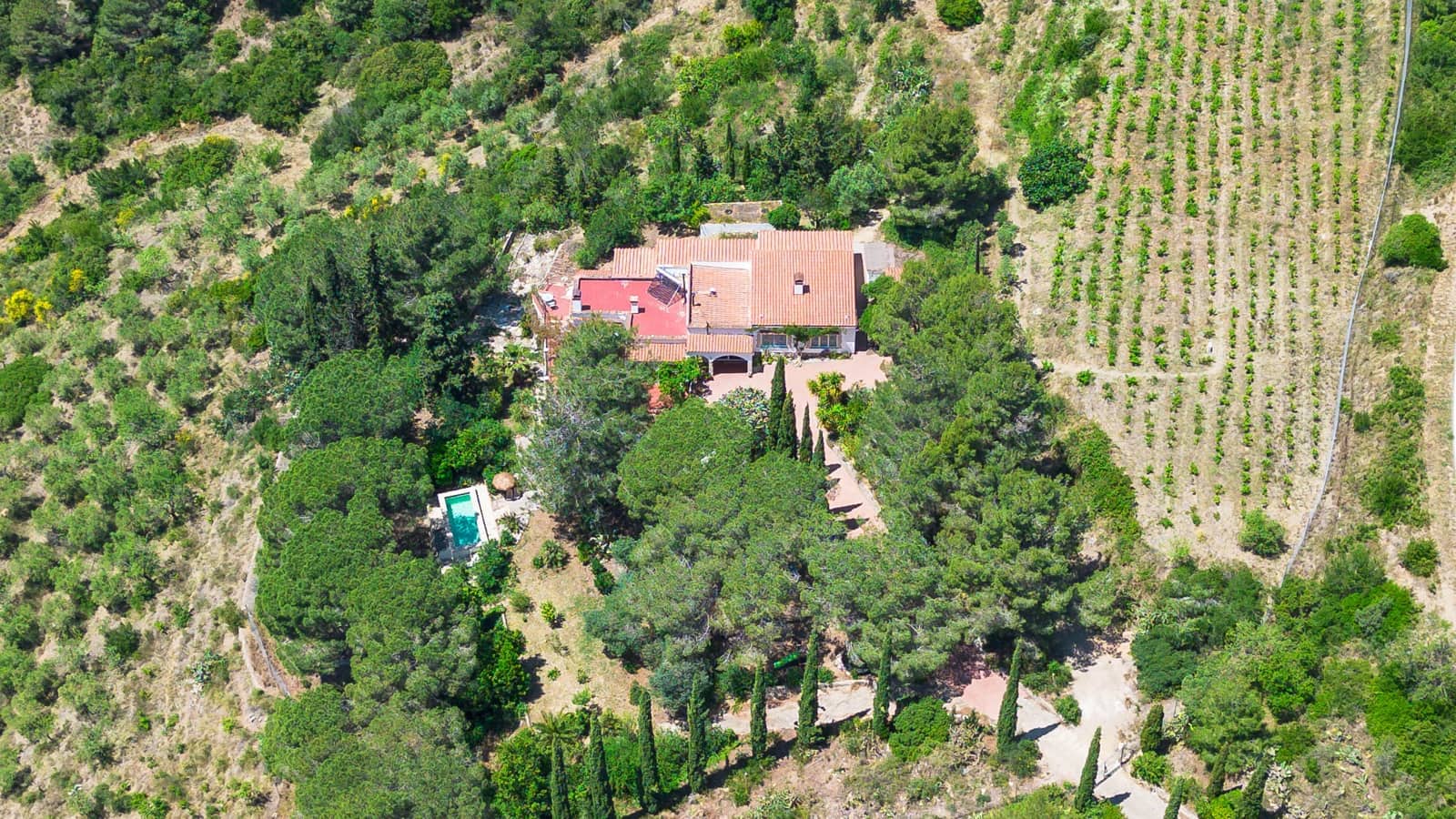 6 bedroom Finca/Country House for sale in L'Albiol with pool - € 819,000 (Ref: 9877536)