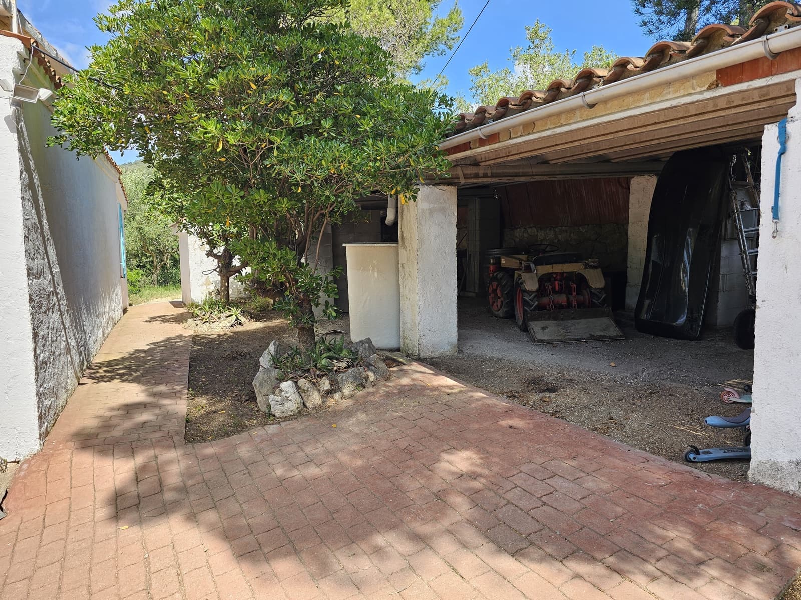6 bedroom Finca/Country House for sale in L'Albiol with pool - € 819,000 (Ref: 9877536)
