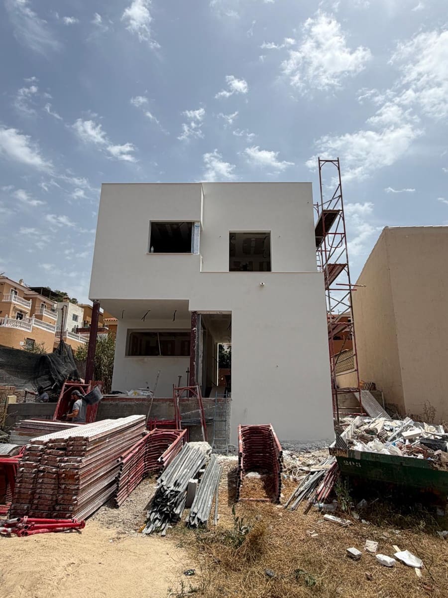 Chalet de 4 habitaciones en Málaga ciudad en venta con piscina garaje - 825.000 € (Ref: 9877595)