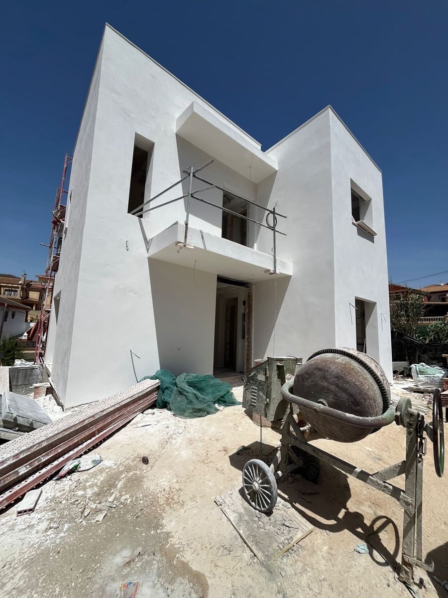 Chalet de 4 habitaciones en Málaga ciudad en venta con piscina garaje - 825.000 € (Ref: 9877595)