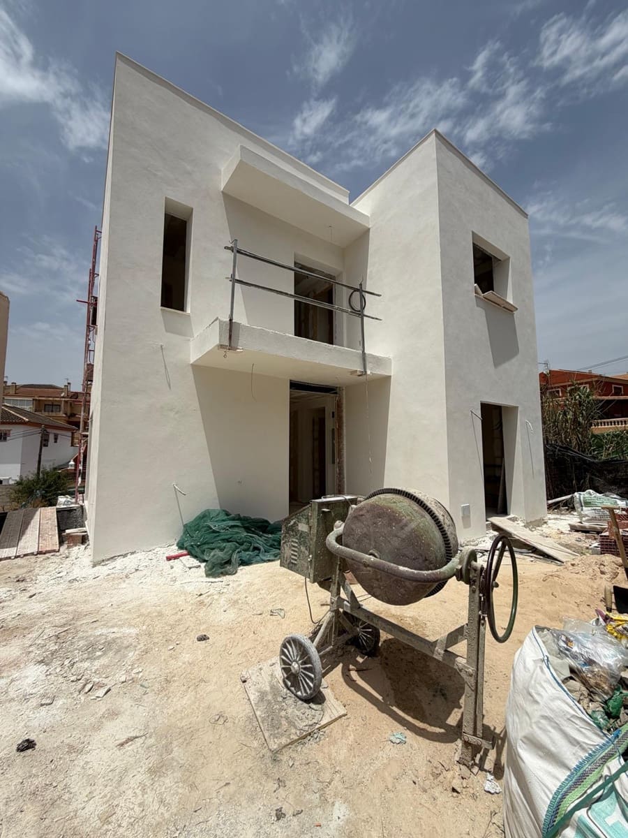 Chalet de 4 habitaciones en Málaga ciudad en venta con piscina garaje - 825.000 € (Ref: 9877595)