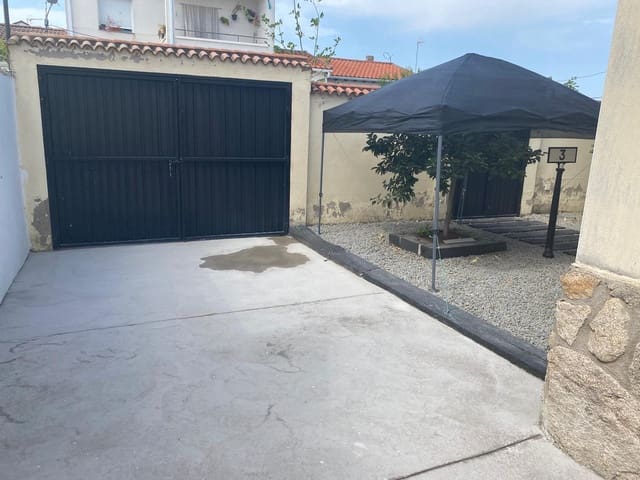 2 bedroom Villa for sale in Saucedilla with garage - € 165,000 (Ref: 9879849)