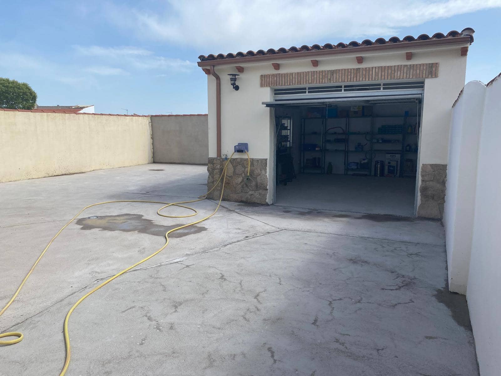 2 bedroom Villa for sale in Saucedilla with garage - € 165,000 (Ref: 9879849)