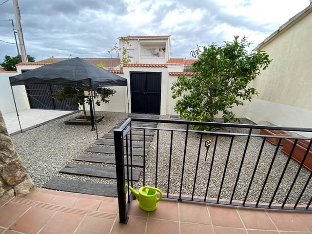 2 sovrum Villa till salu i Saucedilla med garage - 155 000 € (Ref: 9879849)