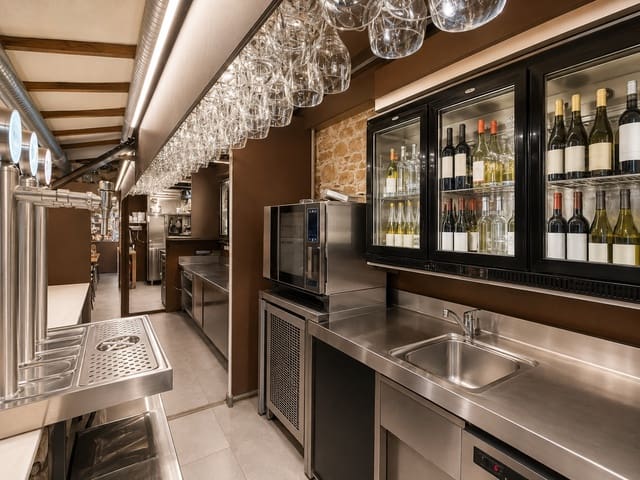 Commercial for rent in Dénia - € 1,800 (Ref: 10033481)
