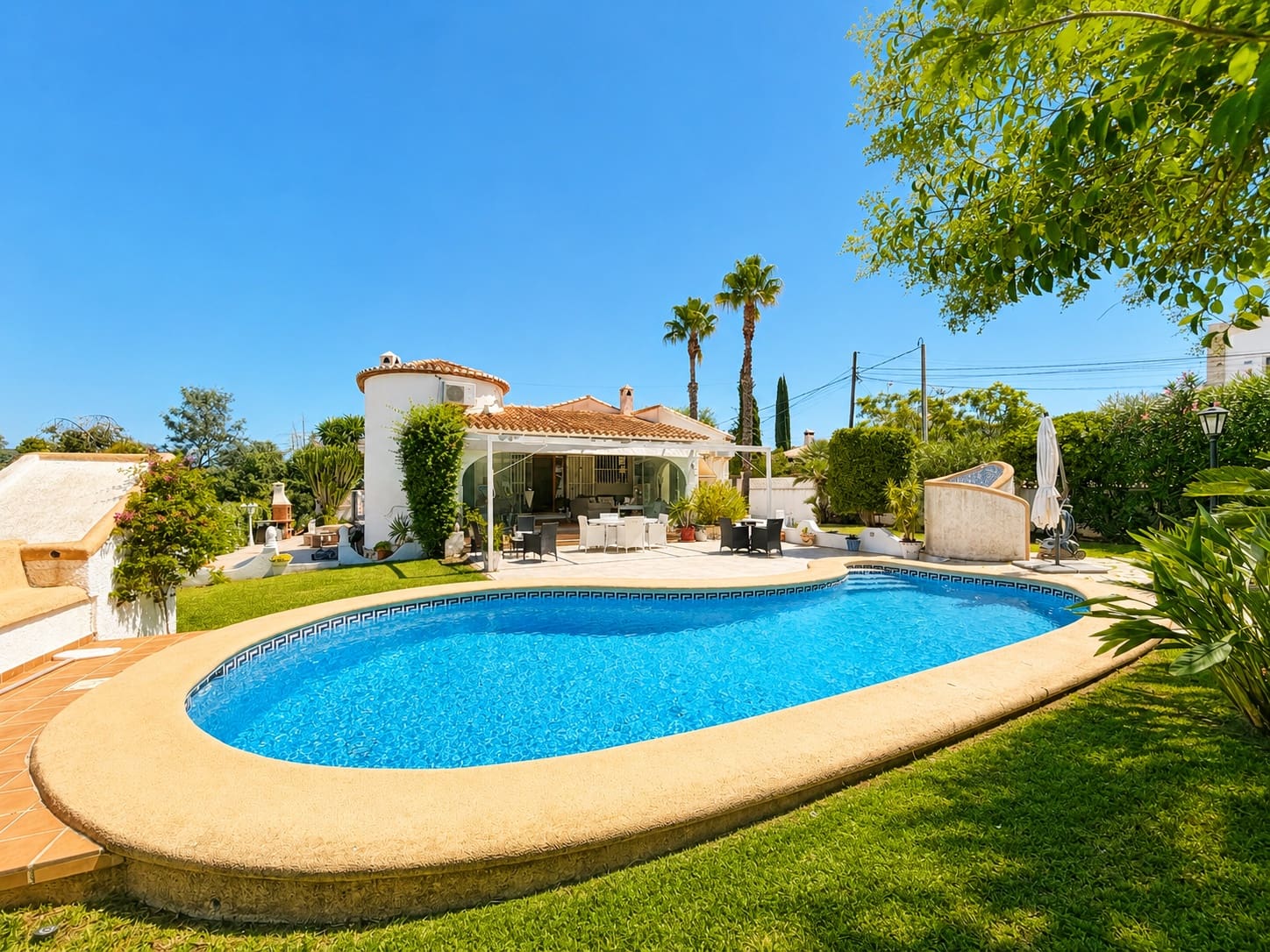 4 Zimmer Villa zu verkaufen in Denia mit Pool Garage - 850.000 € (Ref: 10042530)