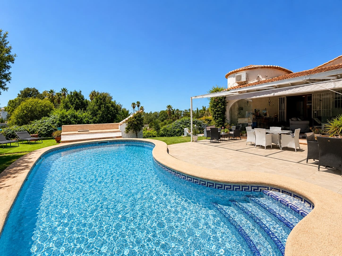 4 Zimmer Villa zu verkaufen in Denia mit Pool Garage - 850.000 € (Ref: 10042530)