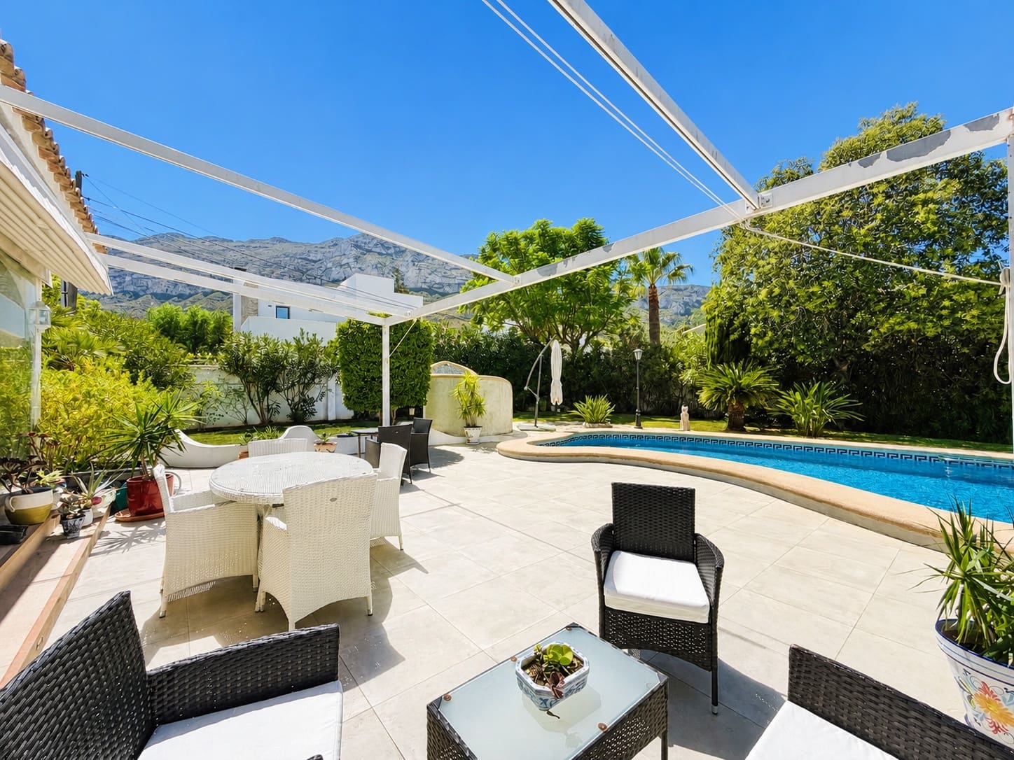 4 Zimmer Villa zu verkaufen in Denia mit Pool Garage - 850.000 € (Ref: 10042530)