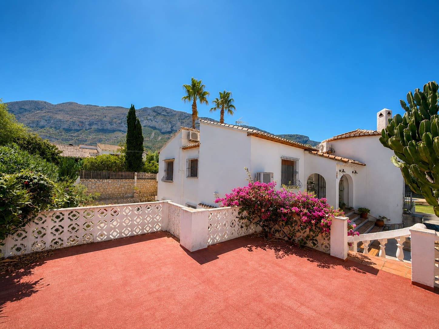 4 Zimmer Villa zu verkaufen in Denia mit Pool Garage - 850.000 € (Ref: 10042530)