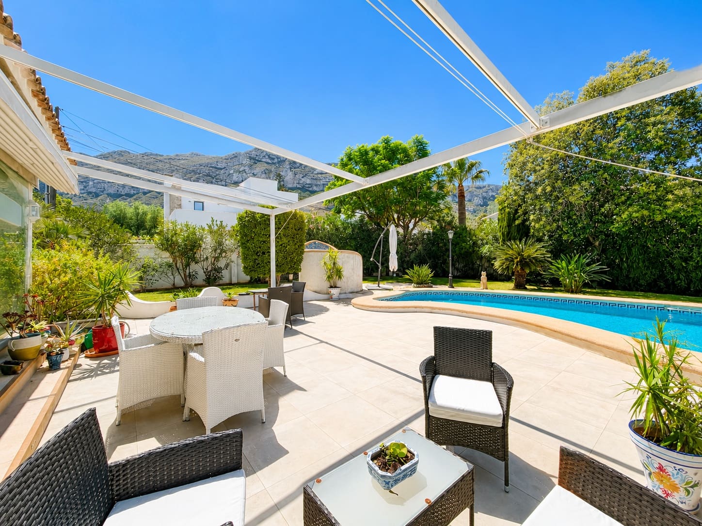 4 Zimmer Villa zu verkaufen in Denia mit Pool Garage - 850.000 € (Ref: 10042530)