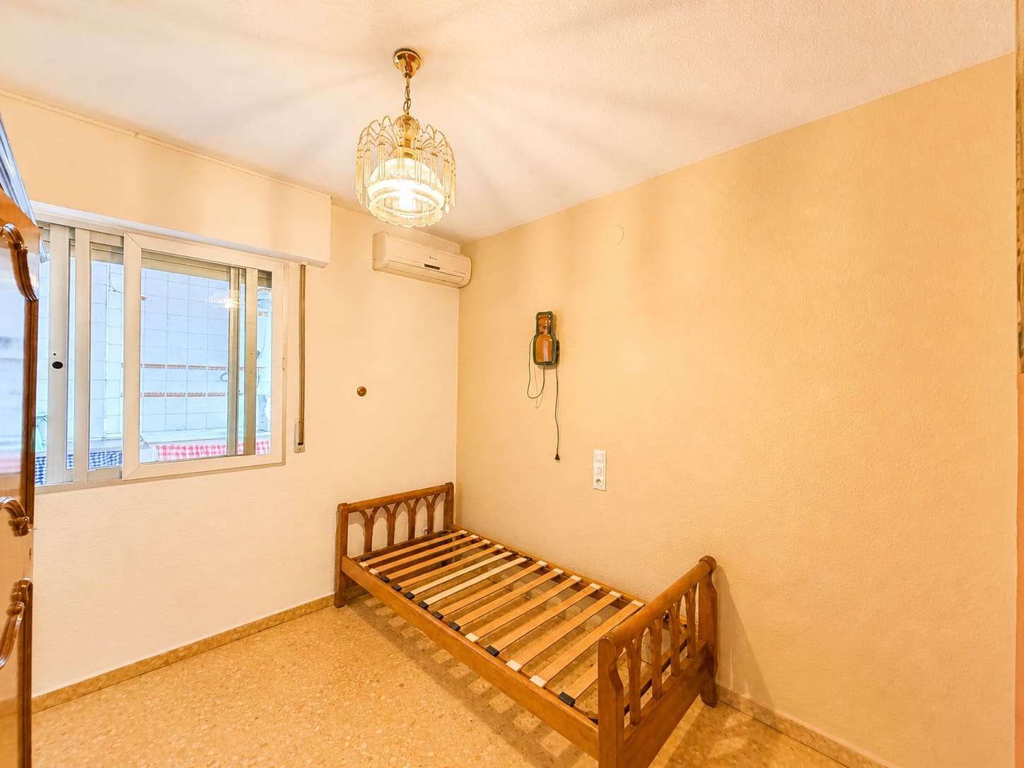 Piso de 3 habitaciones en Dénia en venta - 220.000 € (Ref: 9918857)