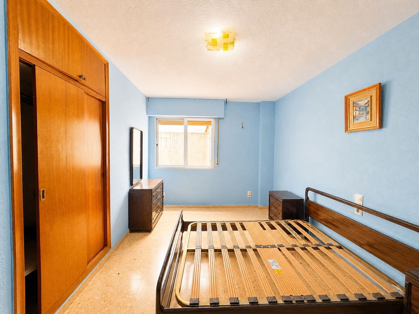 Piso de 3 habitaciones en Dénia en venta - 220.000 € (Ref: 9918857)