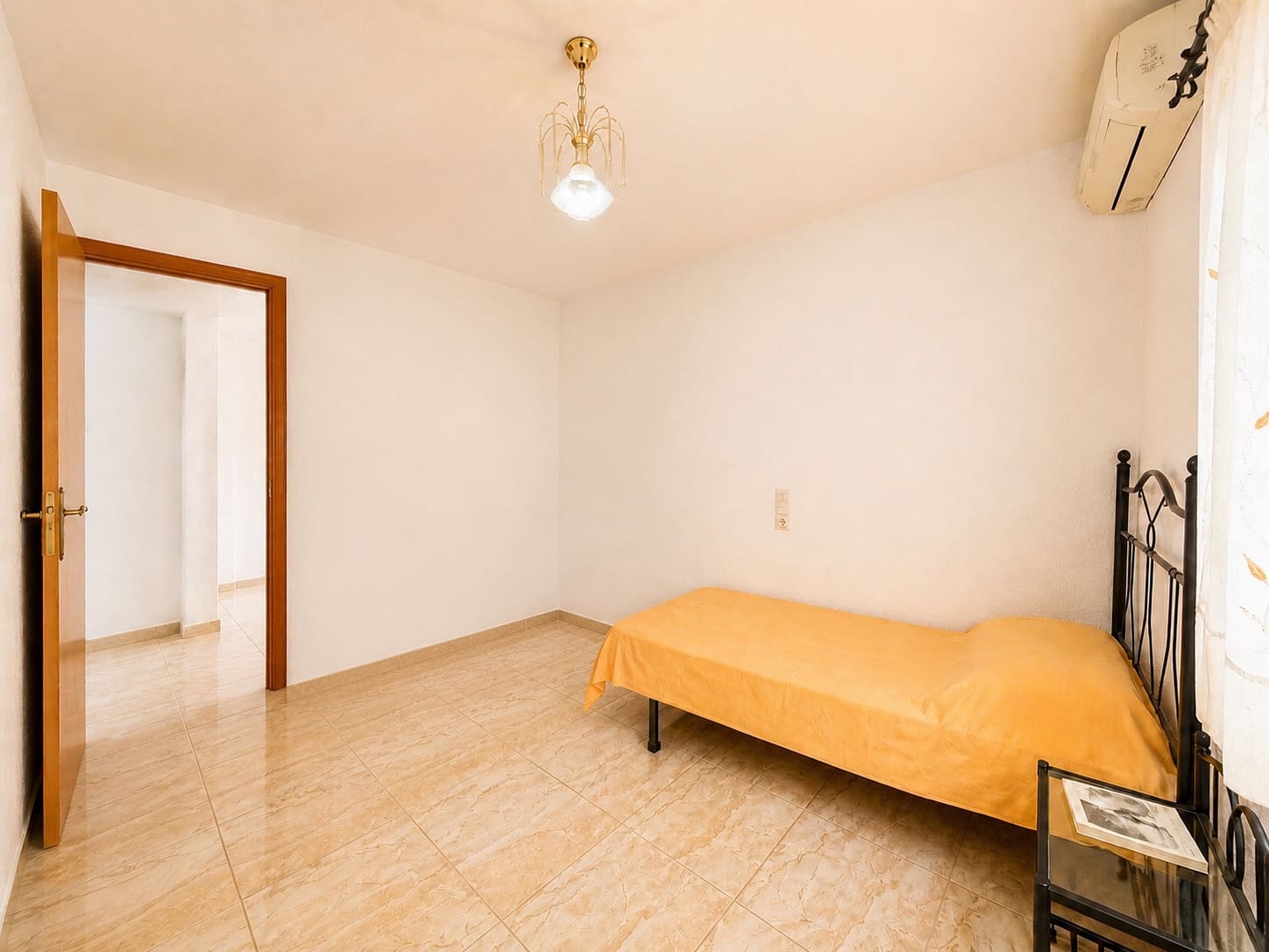 Piso de 3 habitaciones en Dénia en venta - 220.000 € (Ref: 9918857)